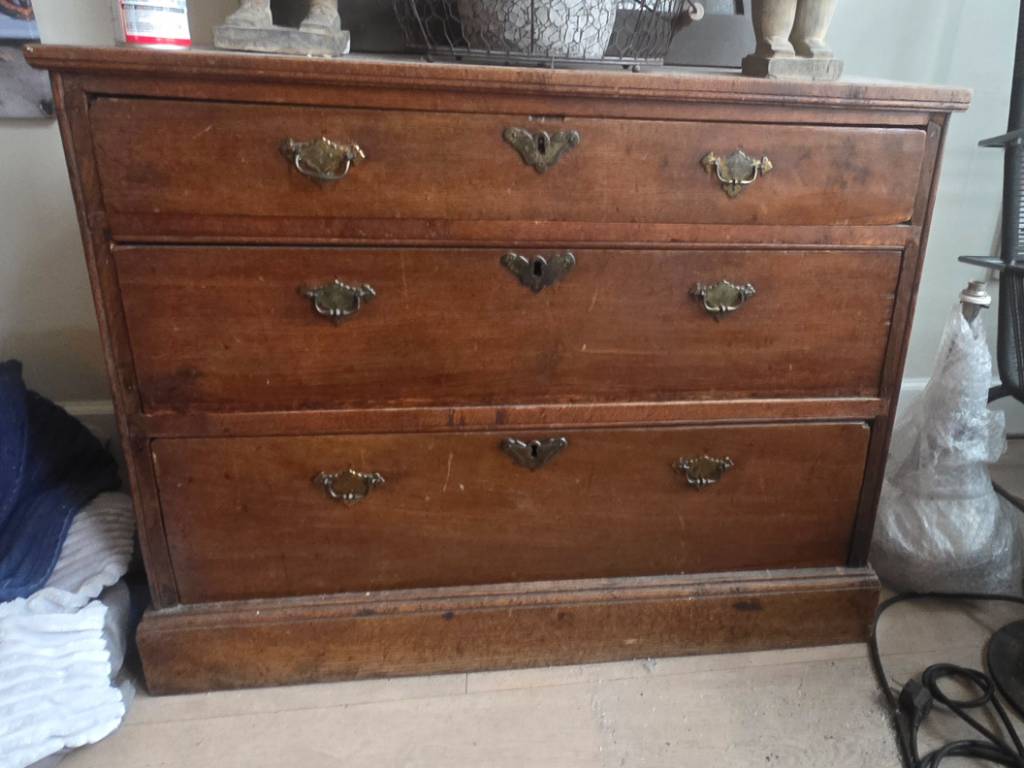 18th Century American Drop Leaf Table - Detail View