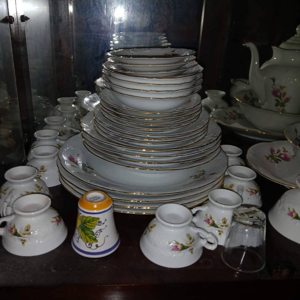 Entire set . (W) Royal Vienna Collection dish set 