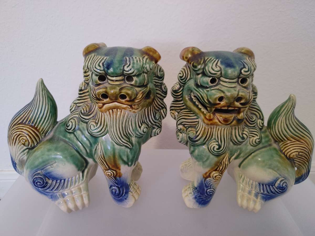 Pair of Vintage Japanese Kutani Glazed Ceramic Shisa Guardian Lion Foo Dogs