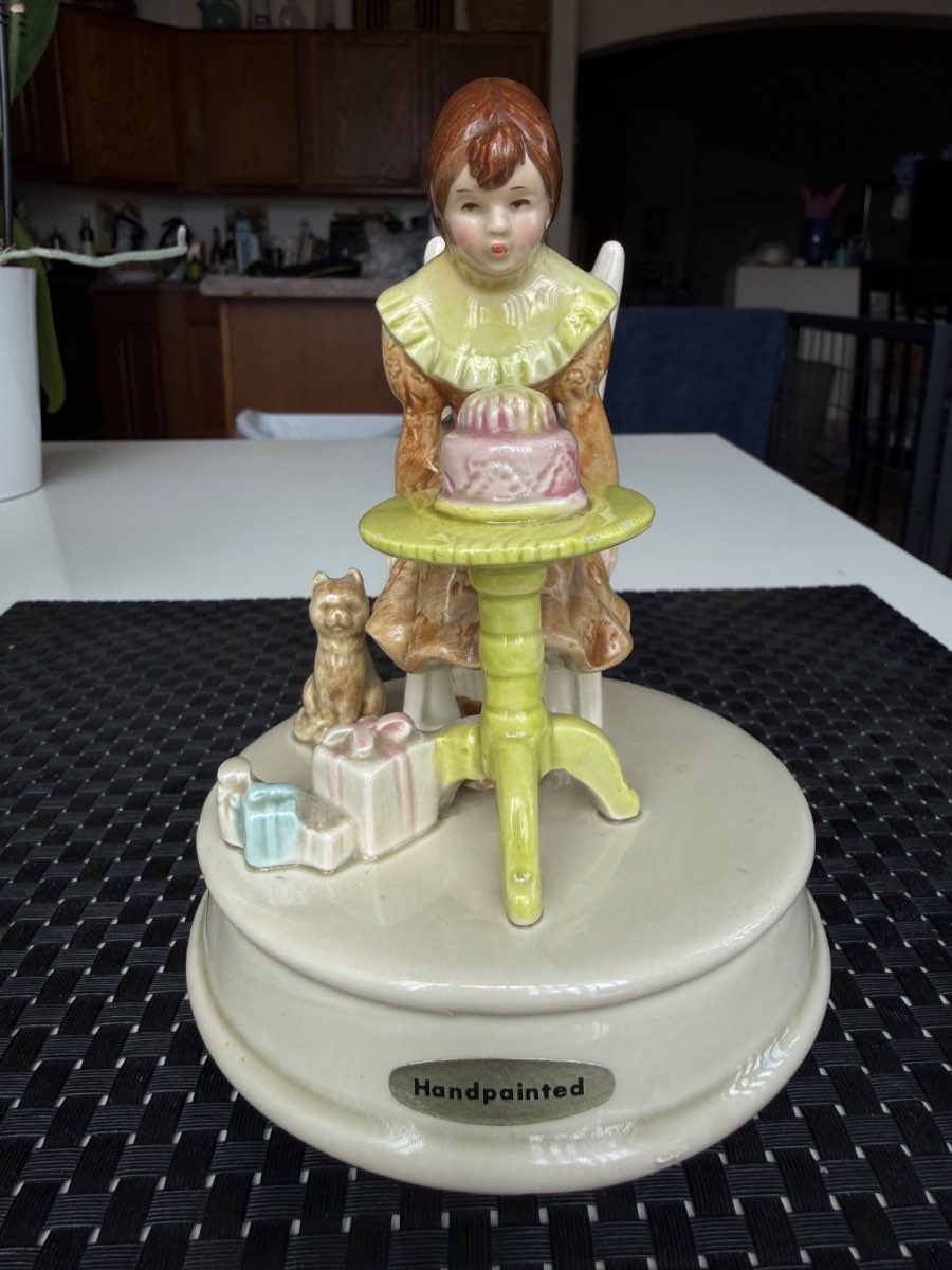Otagiri Happy Birthday Ceramic Music Box